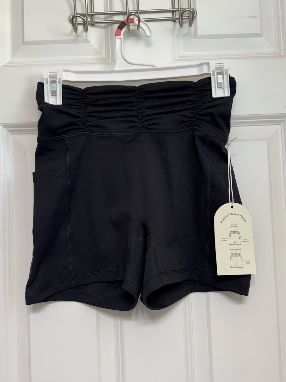 Blogilates Ruched Waist Short in black Large